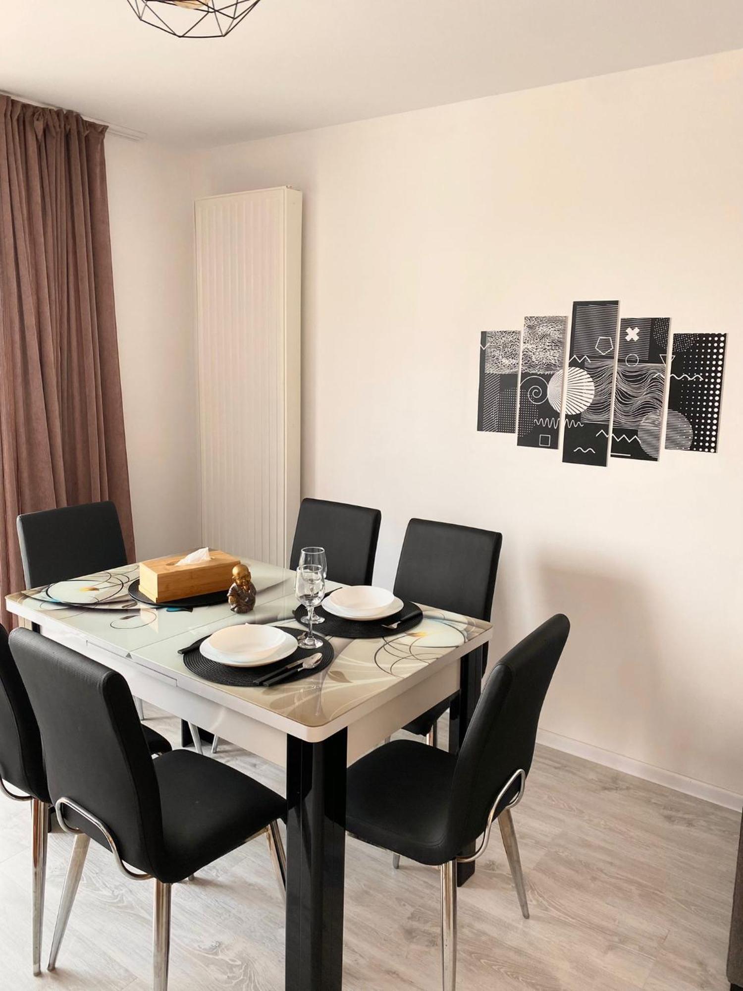 Jad - Luxury 3 Rooms & 2 Rooms Apartments In Kasper, Near Coresi Mall Brasov Exterior photo
