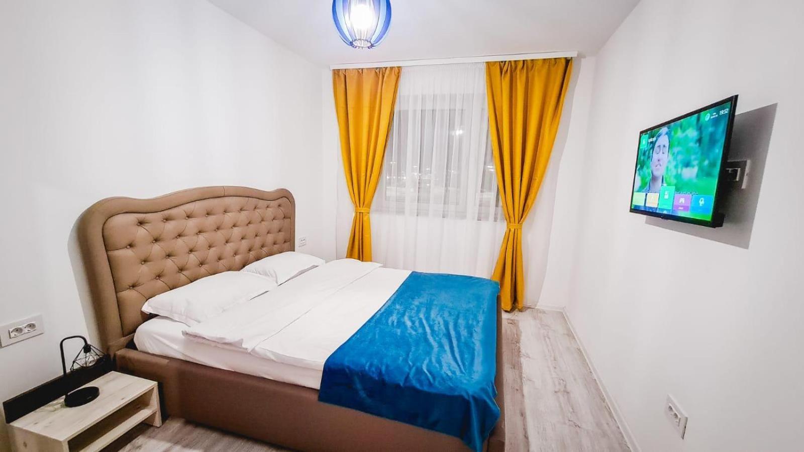 Jad - Luxury 3 Rooms & 2 Rooms Apartments In Kasper, Near Coresi Mall Brasov Exterior photo